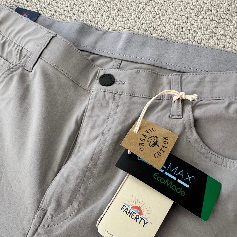 MENS FAHERTY MOVEMENT 5 POCKET PANT IN FOSSIL WITH TAGS